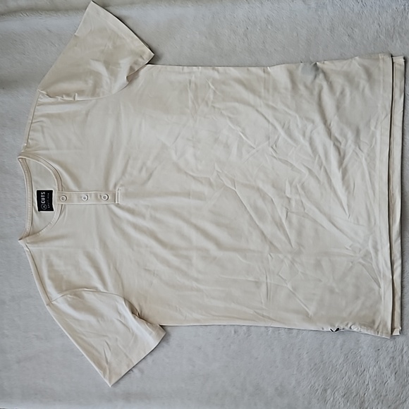 *NWOT* CUTS Split-Hem Henley Top - Picture 6 of 9